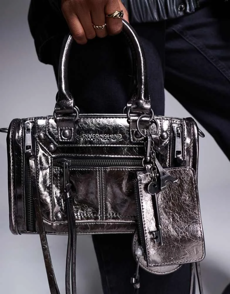 商品River Island|River Island small shoulder bag with charm detail in silver,价格¥265,第3张图片详细描述