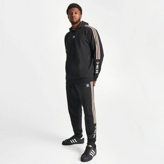 商品Adidas|Men's adidas Originals Sticker Fleece Jogger Pants,价格¥329,第2张图片详细描述