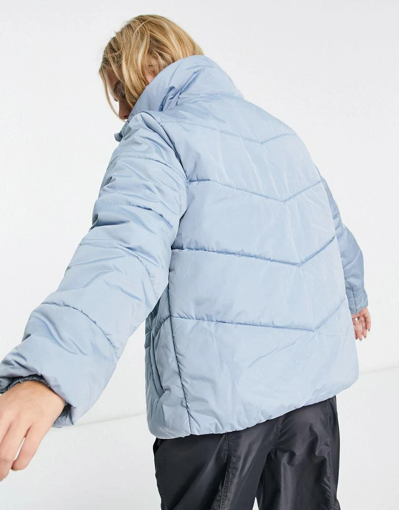 商品Vans|Vans Foundry puffer jacket in light blue,价格¥365,第2张图片详细描述