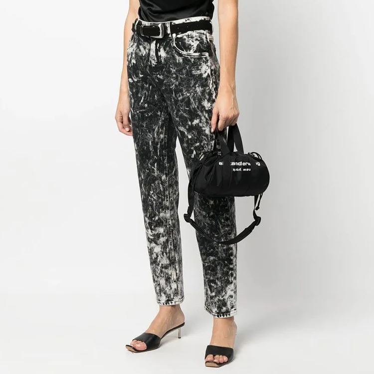 商品[国内直发] Alexander Wang|alexander wang亚历山大王 纯色字母Logo徽标两个圆形顶部提手抽绳开合 涤纶 单肩斜挎手提包 女款 黑色,价格¥3842,第6张图片详细描述