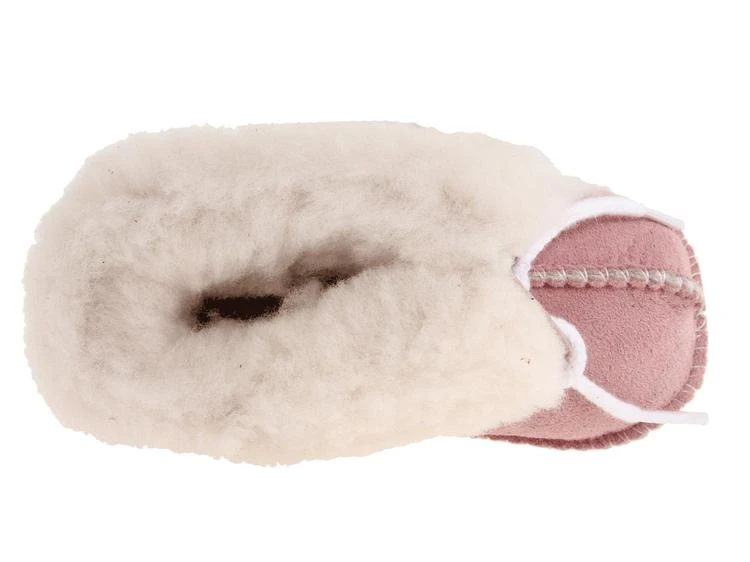 商品Minnetonka|Genuine Sheepskin Bootie (Infant/Toddler),价格¥261,第2张图片详细描述