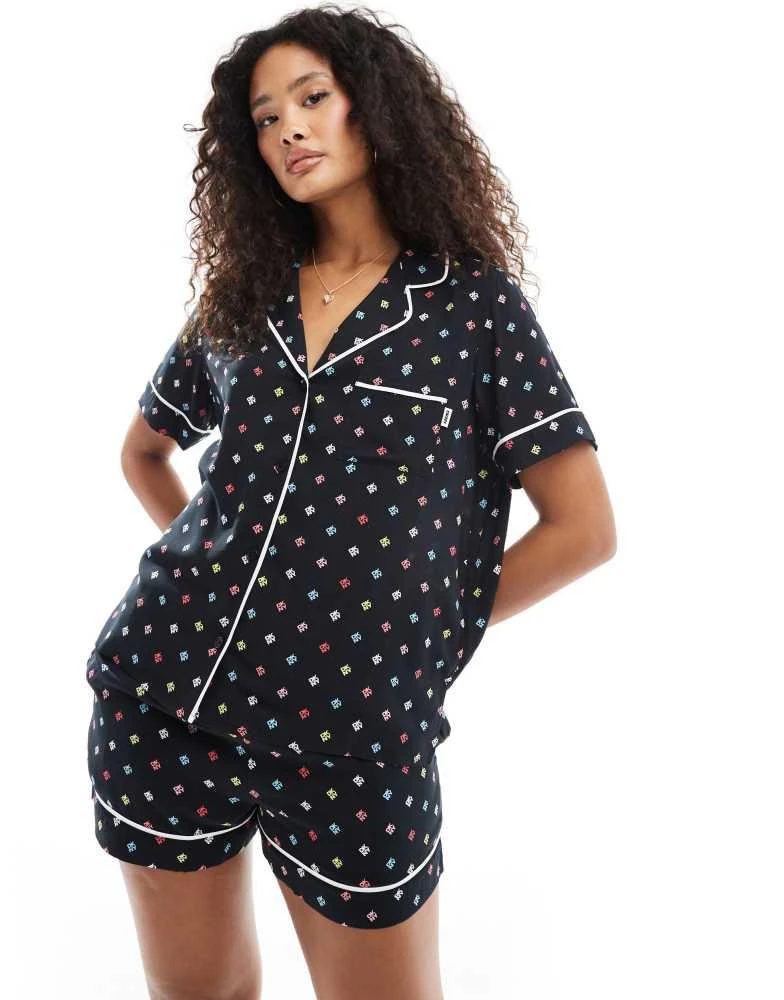 商品DKNY|DKNY Breezing through short sleeve notch top & boxer sleep set in black logo,价格¥651,第1张图片