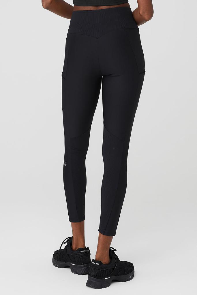 商品Alo|Ribbed Airlift High-Waist 7/8 Enchanted Legging - Black,价格¥1034,第2张图片详细描述