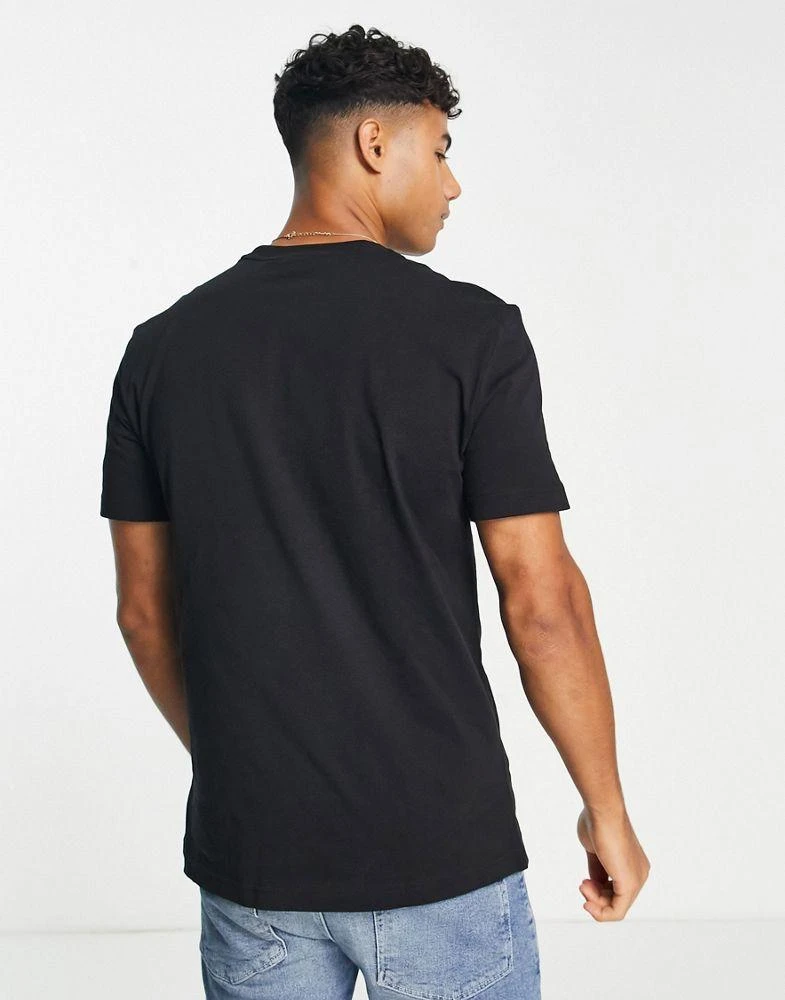 商品Calvin Klein|Calvin Klein graphic box logo t-shirt in black,价格¥443,第2张图片详细描述