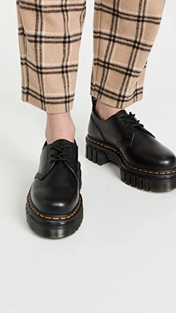 商品Dr. Martens 马汀博士|Audrick 沟纹鞋底平底鞋,价格¥1215,第2张图片详细描述