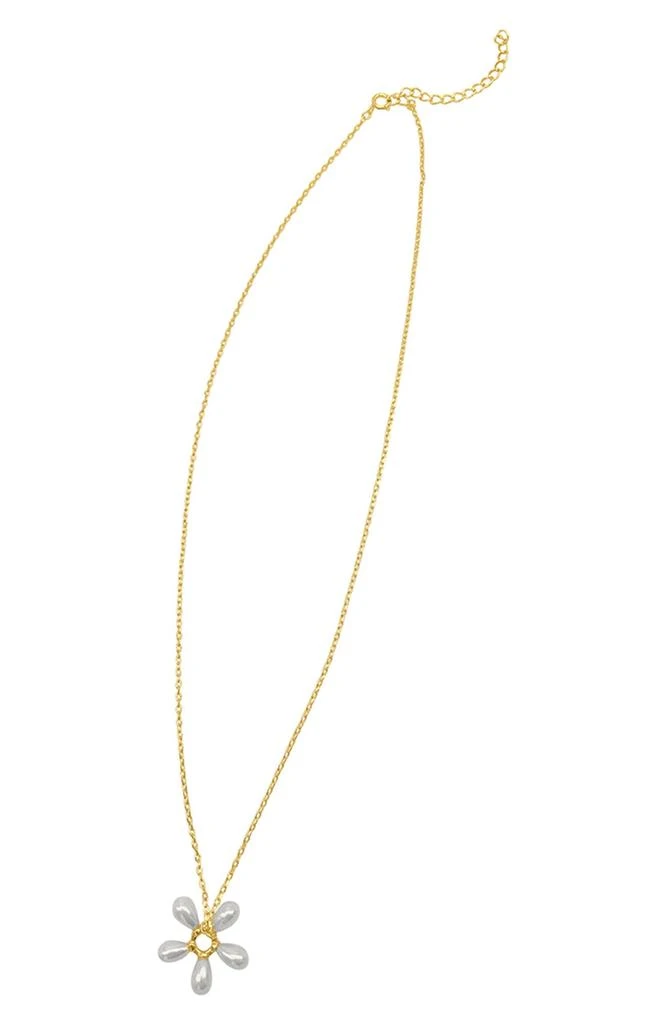 商品ADORNIA|14K Yellow Gold Plated Floral Faux Pearl Pendant Necklace,价格¥180,第2张图片详细描述