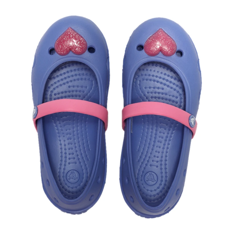 Crocskeeley embellishedflat k 琦莉爱心装饰儿童平底鞋休闲凉鞋 商品