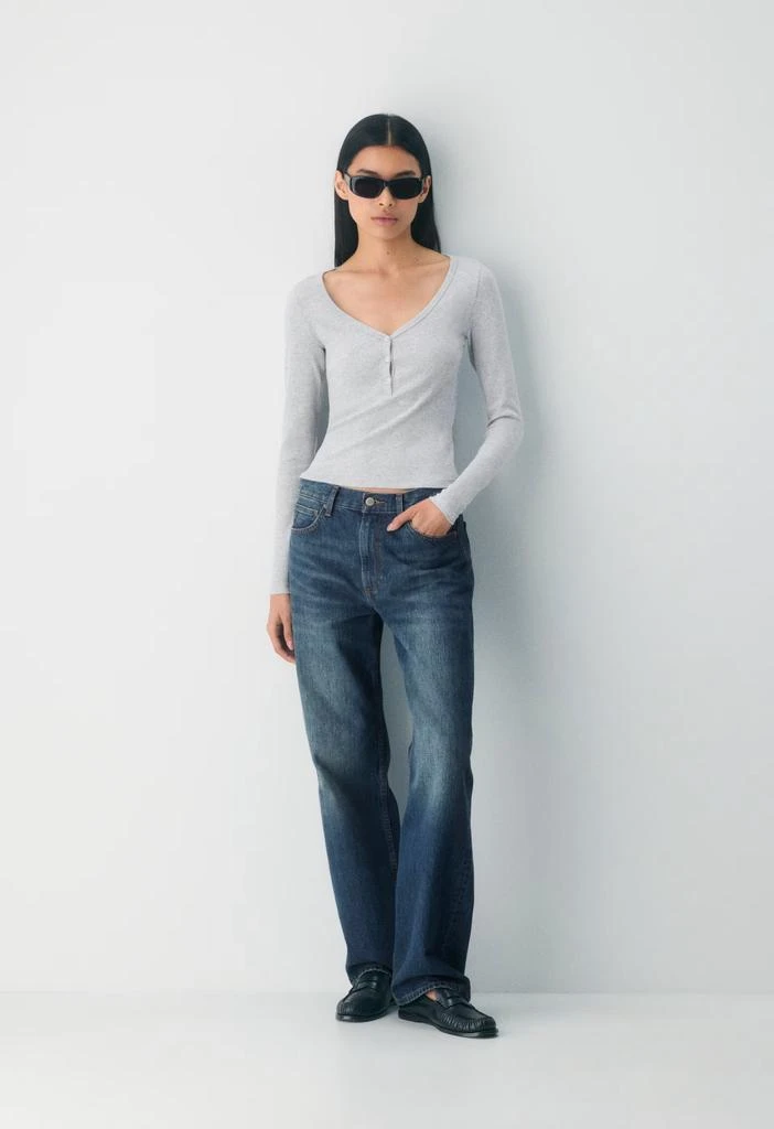 商品Aritzia|Homestretch™ Rib Henley Longsleeve,价格¥289,第1张图片