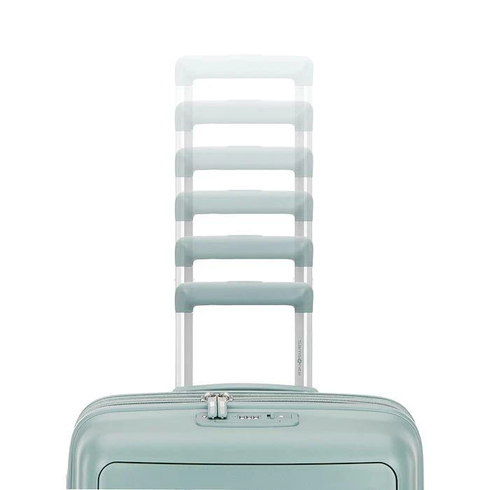 Elevation™ Plus Carry On Spinner Suitcase 22 x 14 商品