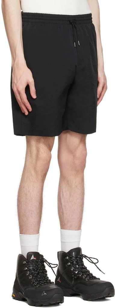 商品DESCENTE|Black Polyester Shorts,价格¥407,第2张图片详细描述