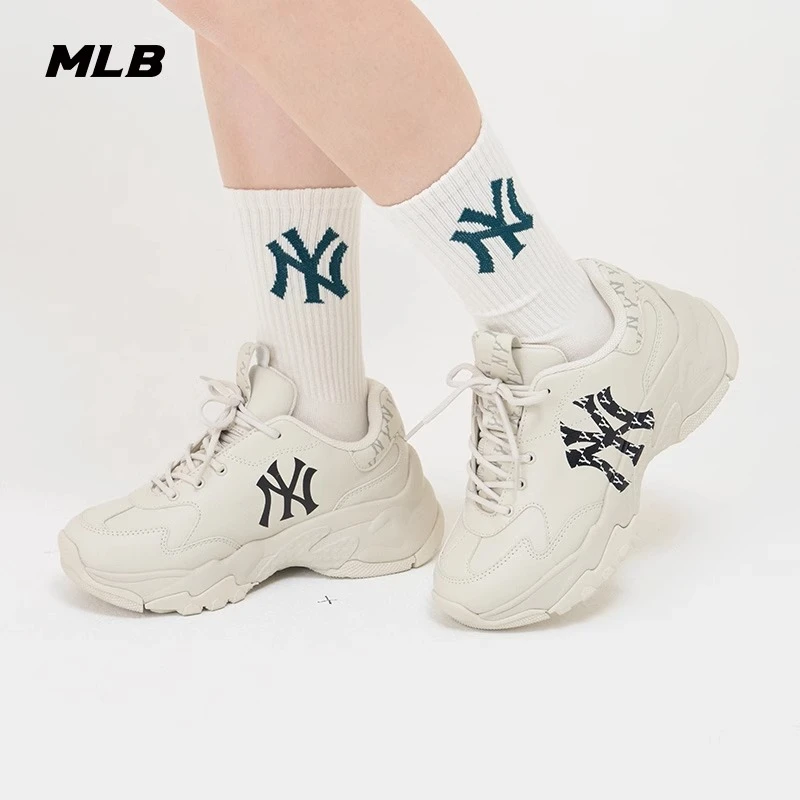 商品MLB|MLB|官方 男女情侣厚底休闲鞋时尚复古老花增高老爹鞋秋冬SHBMN,价格¥741,第1张图片
