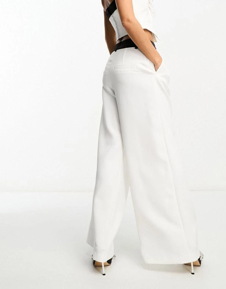 商品ASOS|ASOS DESIGN Petite tux wide leg trousers in cream,价格¥215,第3张图片详细描述