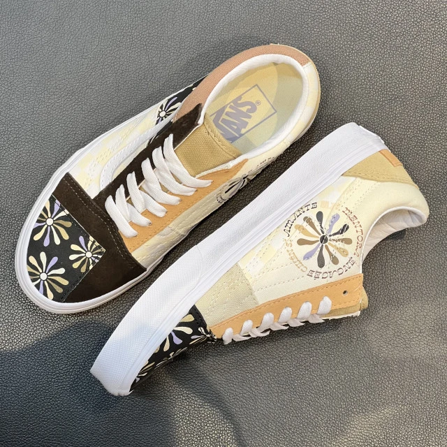 【韩国直邮|包邮包税】万斯[VANS] Ua Old Skool Patchwork # Divine # 女士鞋 # multi/true white (VN0A7Q4PAS0) 商品