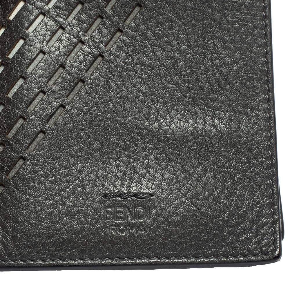 Fendi Grey Leather Cut Out Bifold Wallet 商品