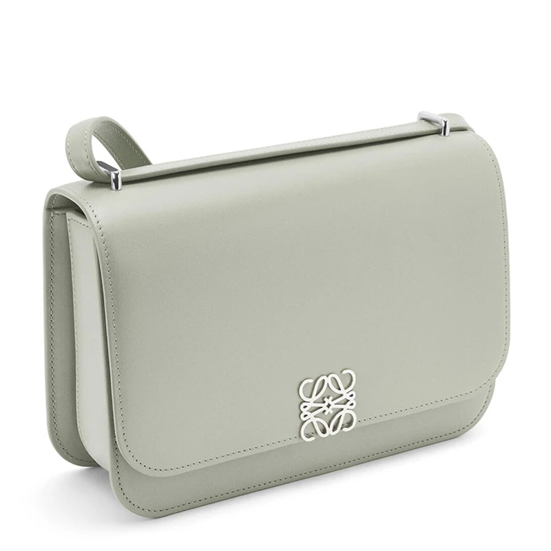 LOEWE/罗意威 22春夏新款Goya系列 女士灰白色丝绸牛皮革银扣徽标翻盖开合单肩斜跨包A896N09X01-1760 商品