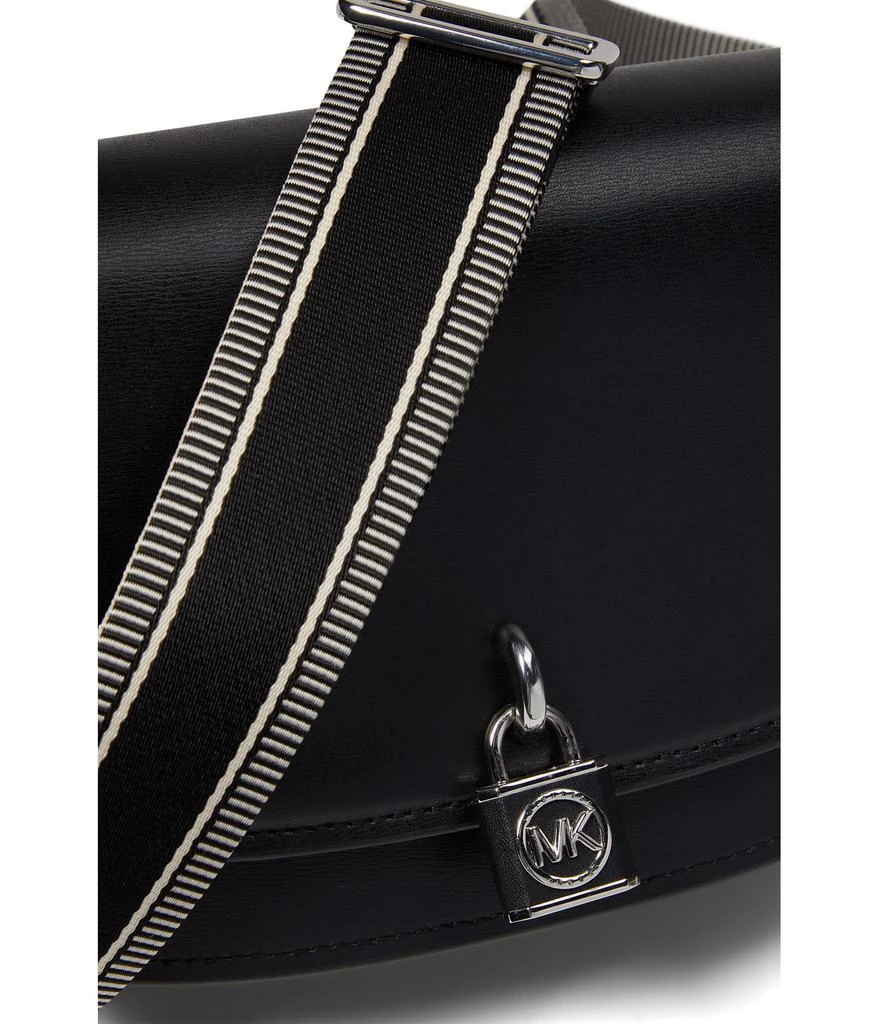 商品Michael Kors|Mila Medium East/West Sling Messenger,价格¥2006,第4张图片详细描述