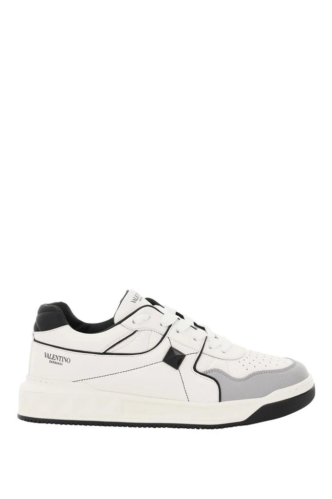 商品Valentino|Valentino garavani one stud low-top sneakers,价格¥3841,第1张图片