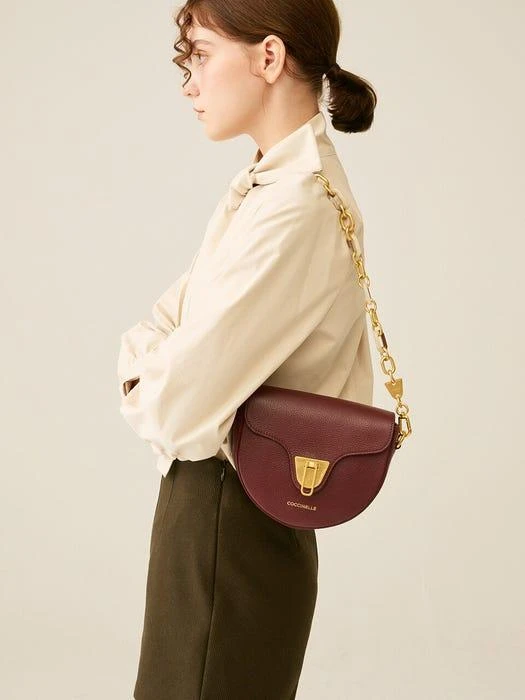 商品Coccinelle|Beat Mignon Halfmoon Bag_7 Color,价格¥2447,第5张图片详细描述