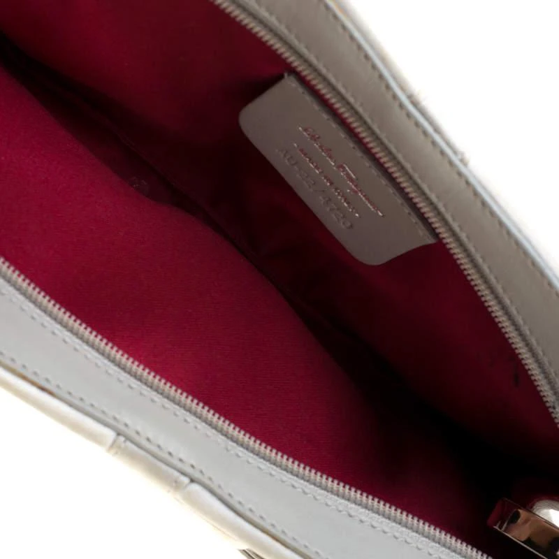 Salvatore Ferragamo Silver Satin and Leather Bow Crossbody Bag 商品