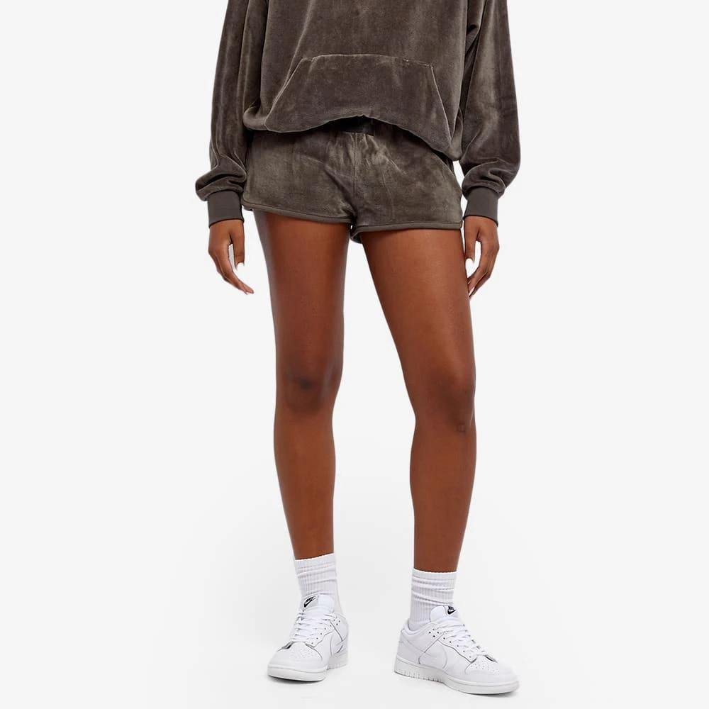 商品Essentials|Fear of God ESSENTIALS Velour Shorts - Off Black,价格¥369,第2张图片详细描述