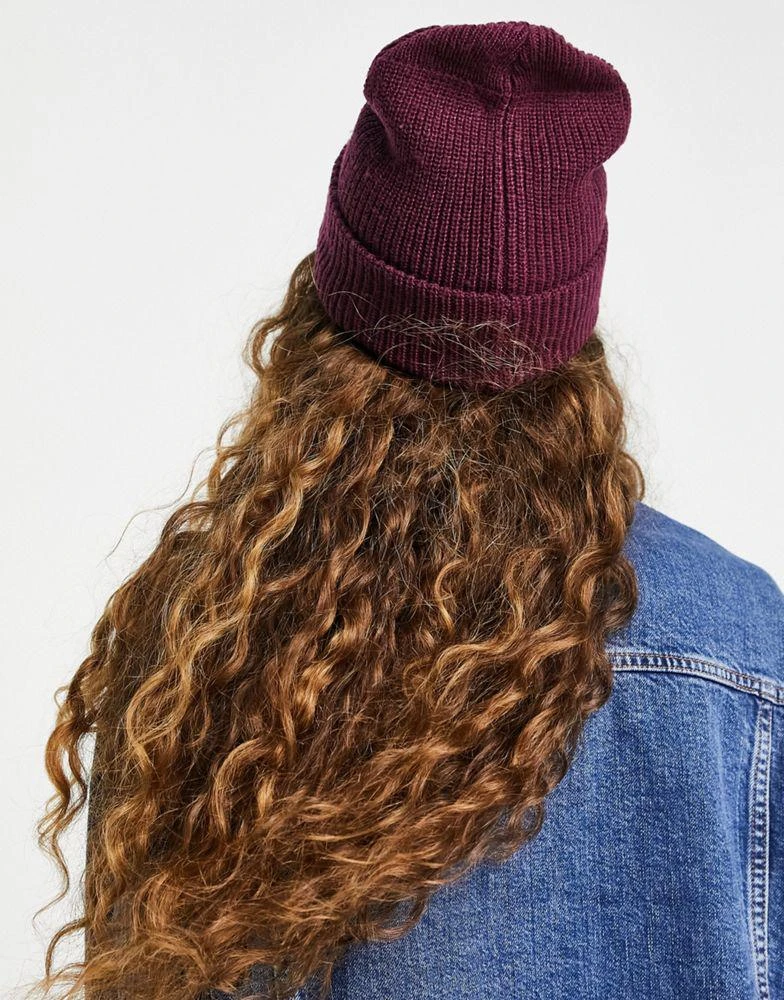 商品Reclaimed Vintage|Reclaimed Vintage logo beanie in burgundy,价格¥53,第3张图片详细描述