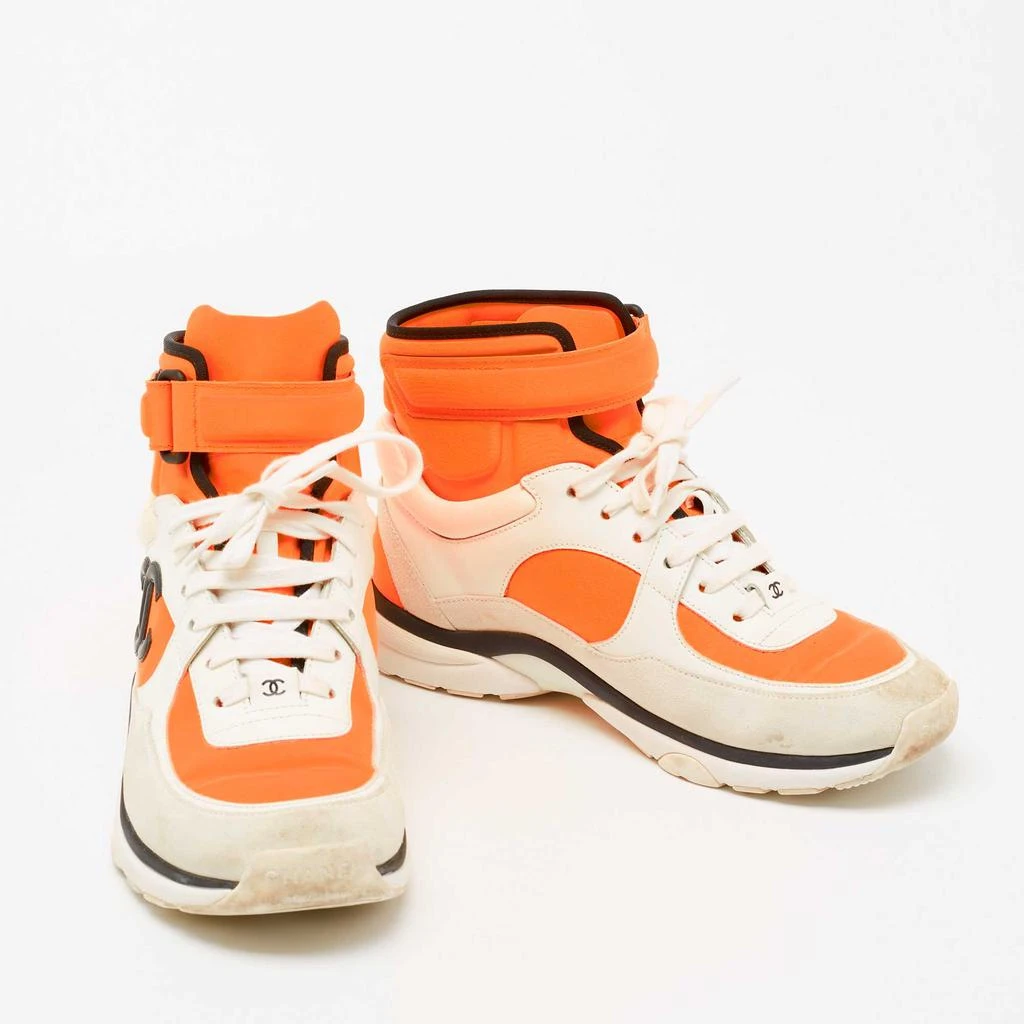 商品[二手商品] Chanel|Chanel White/Orange Fabric And Leather CC High Top Sneakers Size 38,价格¥5568,第4张图片详细描述