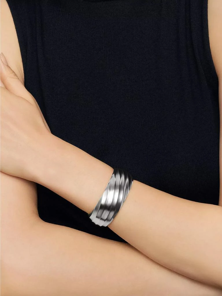 商品David Yurman|Cable Edge Cuff Bracelet in Sterling Silver, 24MM,价格¥9033,第3张图片详细描述