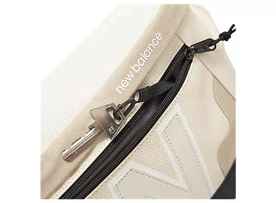 商品New Balance|Legacy Waist Bag,价格¥338,第3张图片详细描述