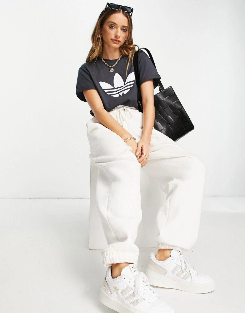 商品Adidas|adidas Originals '80's Aerobic' roll sleeve t-shirt with trefoil in black,价格¥321,第4张图片详细描述