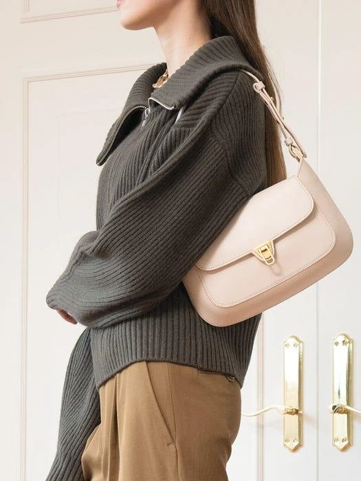 商品Coccinelle|Beat Hobo Bag,价格¥2188,第3张图片详细描述