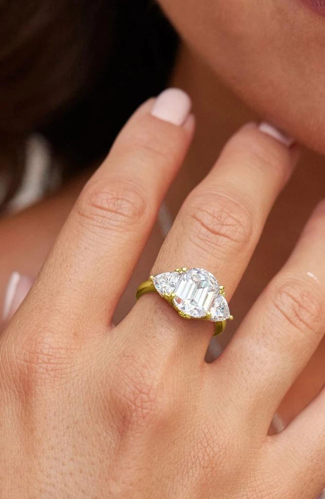 商品Savvy Cie Jewels|Platinum Plated Tycoon Cut 3 Stone Ring With Trillion Sides - 0.20 ctw,价格¥615,第2张图片详细描述