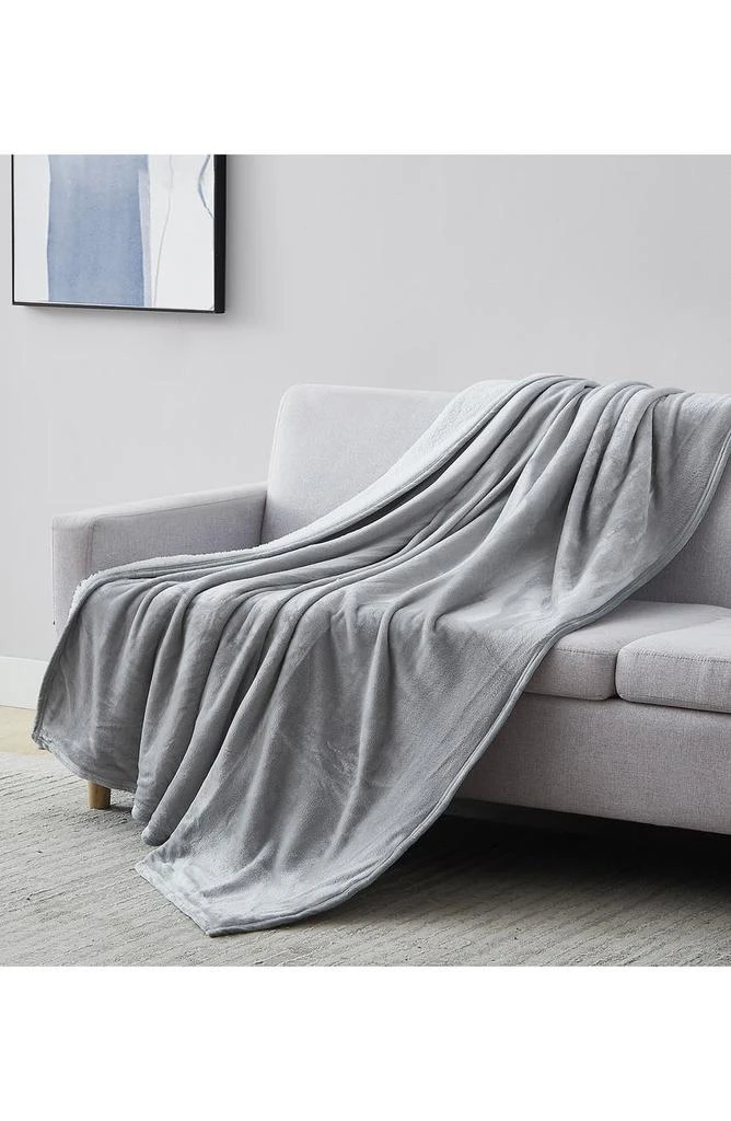 商品SOUTHSHORE FINE LINENS|Faux Shearling Fleece Oversized Reversible Blanket,价格¥413,第1张图片