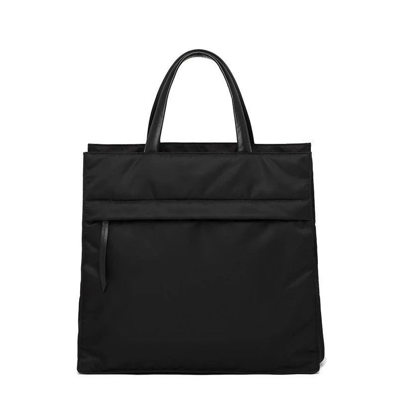 商品Prada|【预售3-7天】普拉达 男士黑色再生尼龙皮革细节扁平皮革提手金属徽标手提斜跨单肩托特包2VG076_RDLN_F0002_V_OOO,价格¥19514,第5张图片详细描述