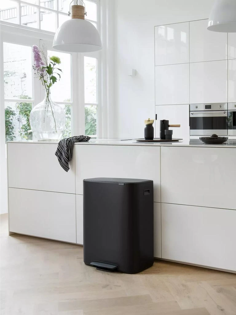 商品Brabantia|Bo 16-Gallon Step Can,价格¥1729,第3张图片详细描述