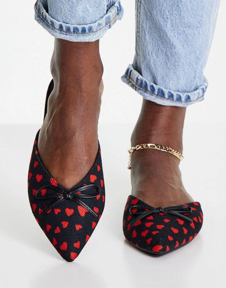 商品ASOS|ASOS DESIGN Lewi pointed flat mules in heart print,价格¥89,第1张图片