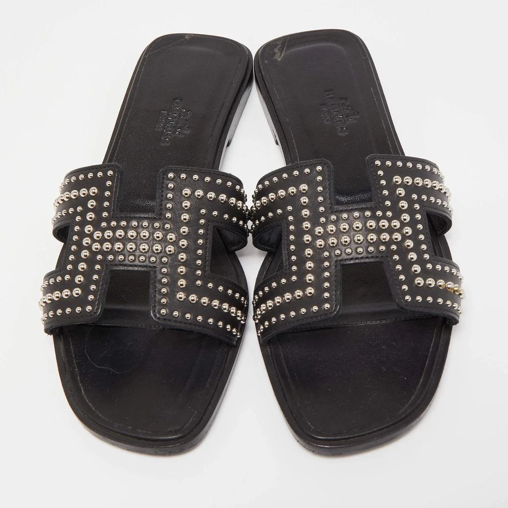 商品[二手商品] Hermes|Hermes Black Studded Leather Oran Flat Slides Size 36,价格¥3147,第3张图片详细描述