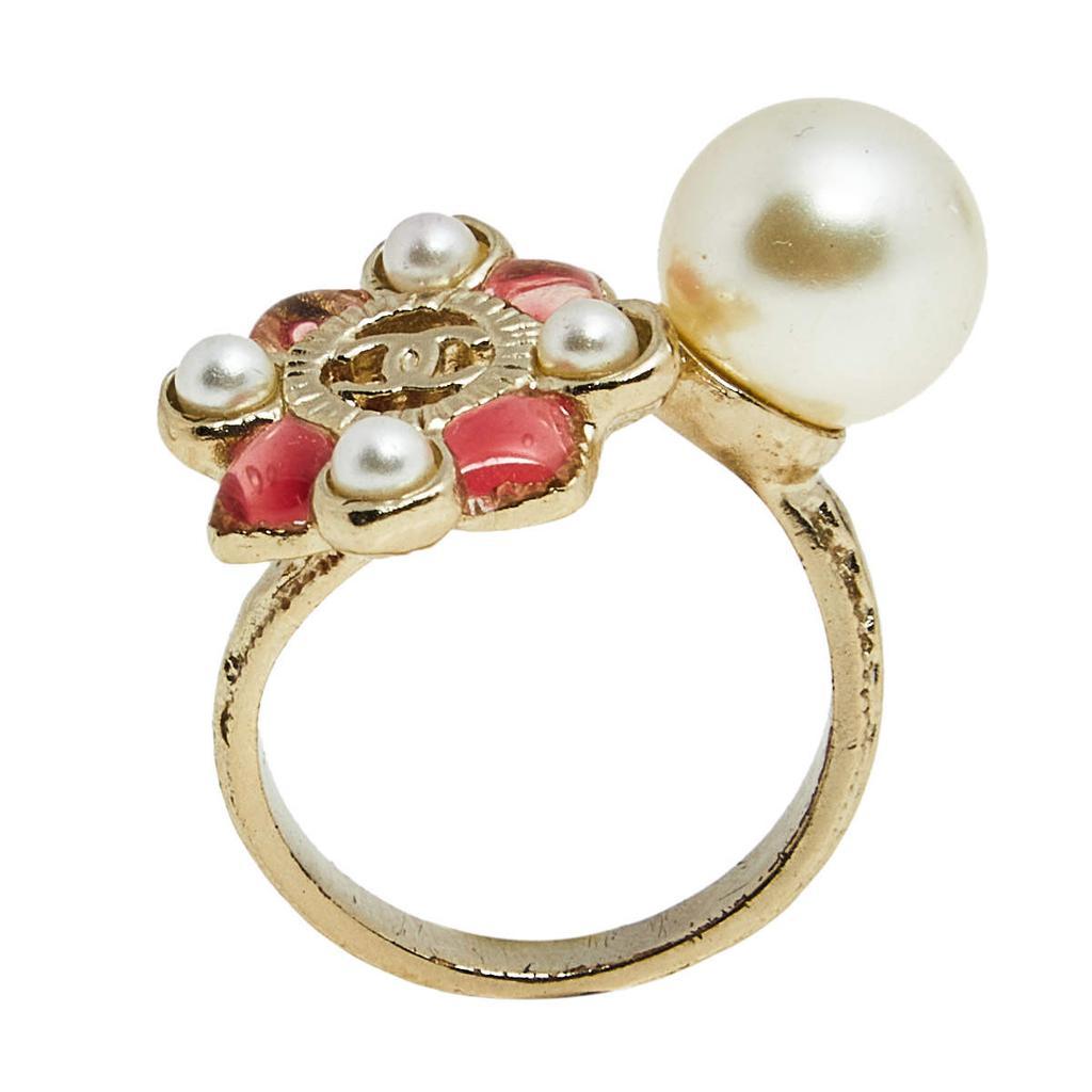 商品[二手商品] Chanel|Chanel Pink Gripoix Pearl Gold Tone Floral Cocktail Ring Size EU 54,价格¥2748,第6张图片详细描述