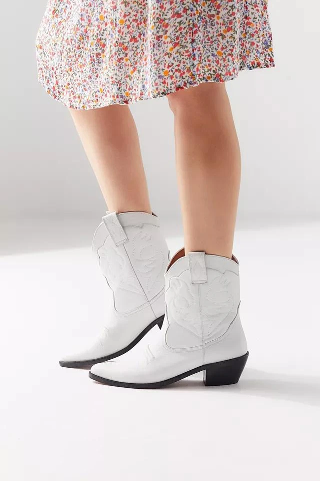 UO Lynn Cowboy Boot 商品