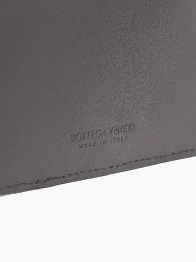 商品Bottega Veneta|Bi-colour zipped Intrecciato-leather cardholder,价格¥4060,第2张图片详细描述