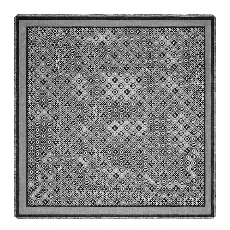 商品Louis Vuitton|预订款2-3周路易威登MonogramSince1854系列女士黑色老花真丝羊毛混纺围巾披肩MP2821,价格¥4619,第5张图片详细描述