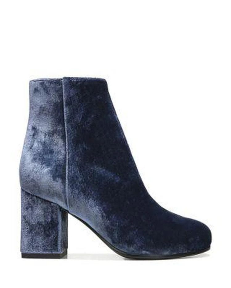 商品Via Spiga|Maury Velvet Block Heel Booties - 100% Exclusive ,价格¥786,第2张图片详细描述