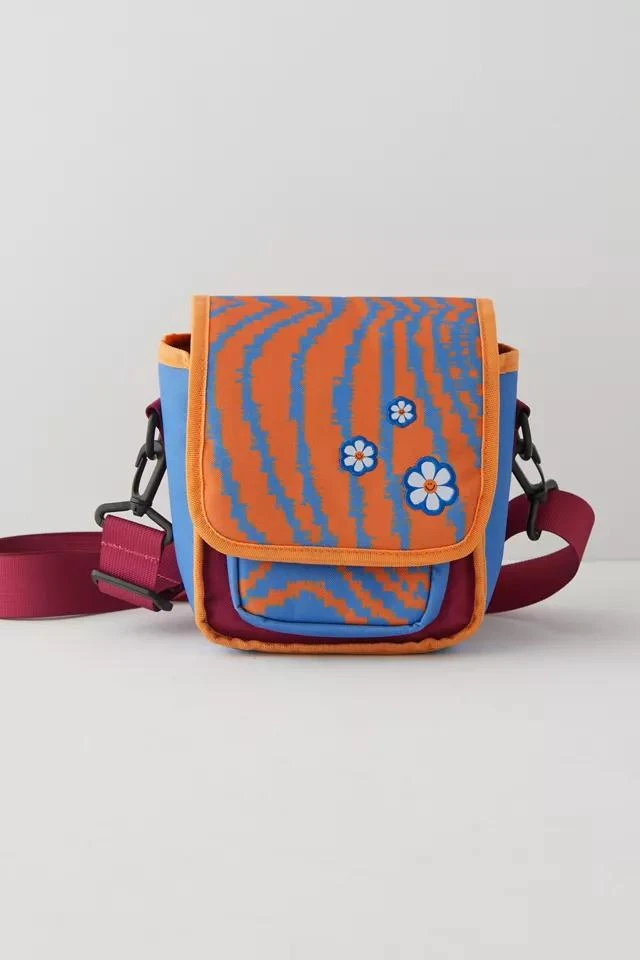 商品Polaroid|Polaroid UO Exclusive Instant Camera Bag,价格¥187,第2张图片详细描述