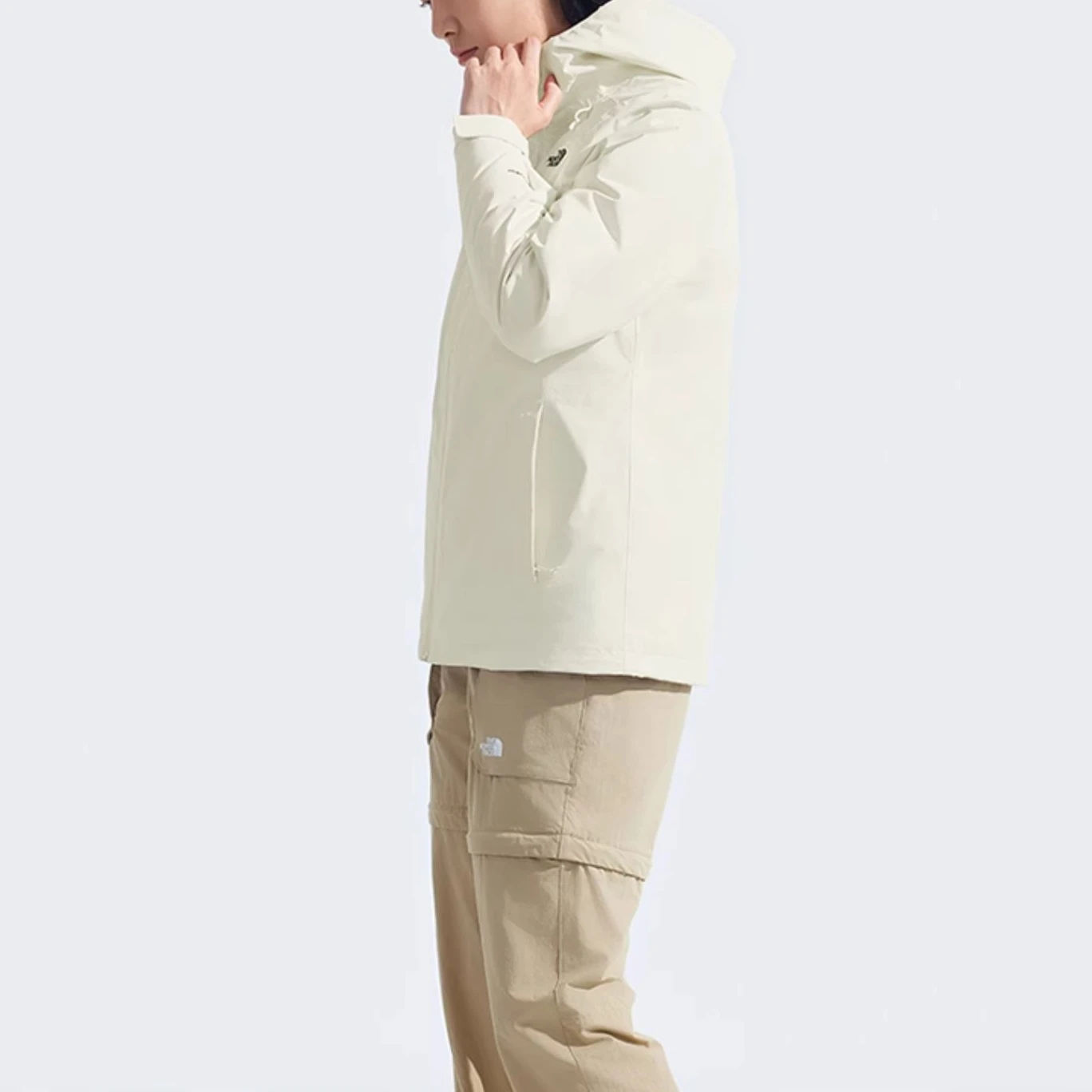 商品[国内直发] The North Face|北面  城市户外系列 品牌logo时尚夹羽绒内胆连帽长袖  防水防风透气冲锋衣 女款 沙丘白,价格¥3535,第3张图片详细描述