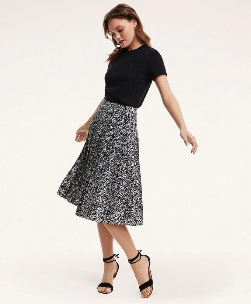 商品Brooks Brothers|Crepe Pleated Neutral Print Midi Skirt,价格¥487,第2张图片详细描述