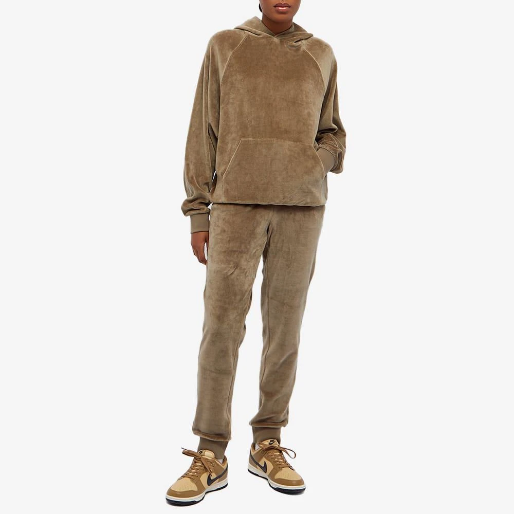 商品Essentials|Fear of God ESSENTIALS Velour Sweat Pant - Wood,价格¥472,第4张图片详细描述