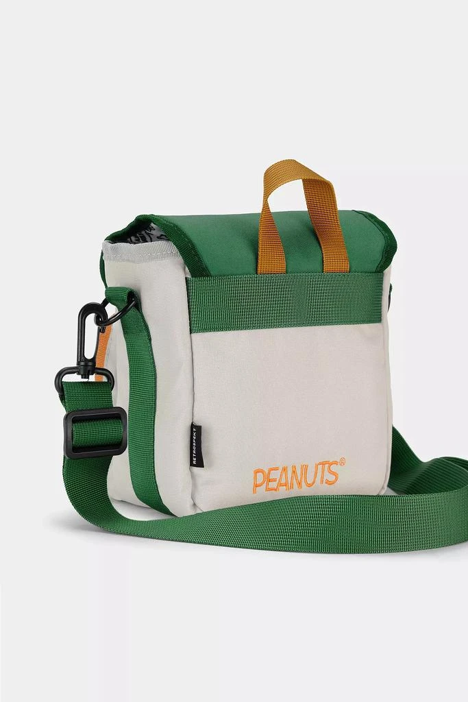 商品Retrospekt|Peanuts Beagle Scouts Retrospekt Instant Camera Bag,价格¥258,第2张图片详细描述