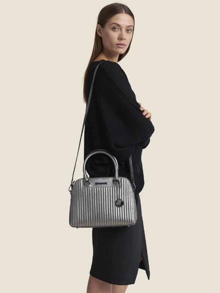 商品DKNY|Pinstripe Quilted Nappa Mini Satchel,价格¥2261,第2张图片详细描述