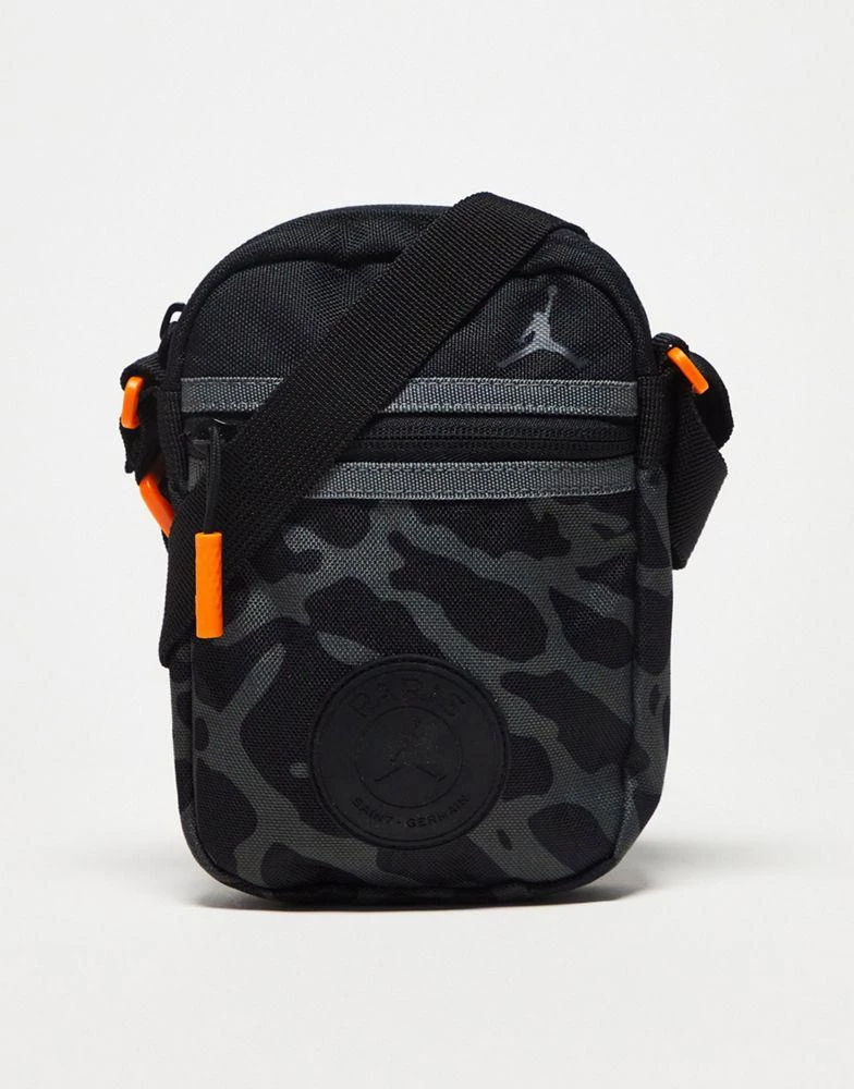 商品Jordan|Jordan Paris Saint-Germain crossbody bag in black,价格¥284,第1张图片