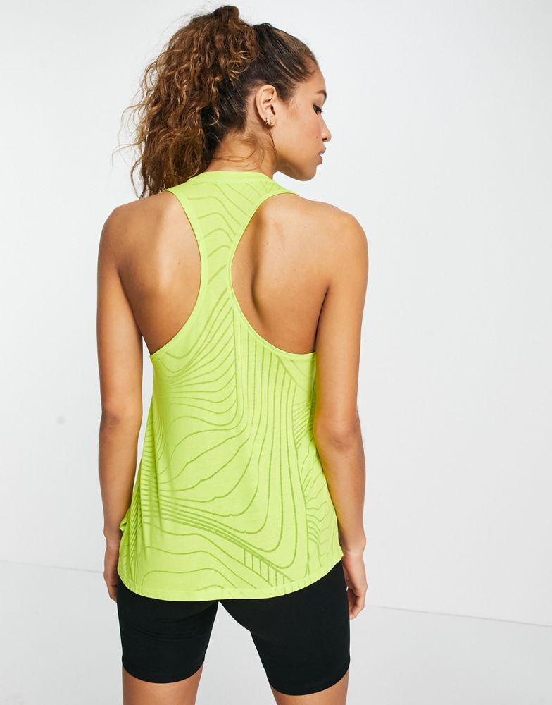 Reebok Training Techstyle Burnout print tank top in yellow商品第2张图片规格展示