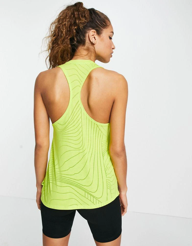 商品Reebok|Reebok Training Techstyle Burnout print tank top in yellow,价格¥99,第2张图片详细描述